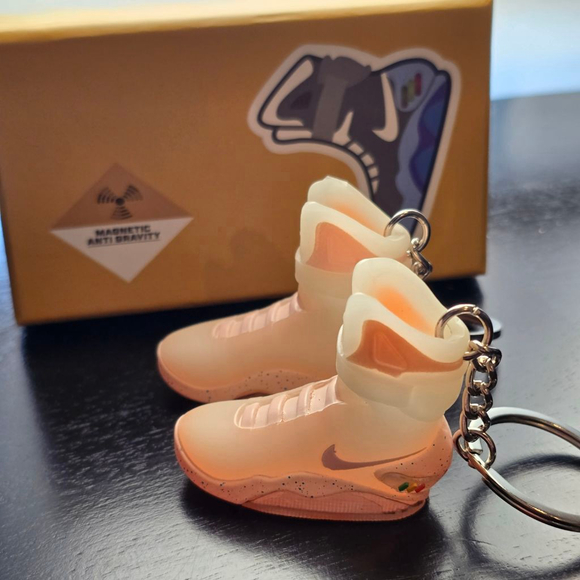 Novelty Peach White Sneaker Keychains - Picture 1 of 4